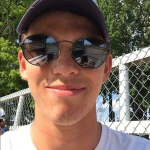 Meet your Posher, Brady